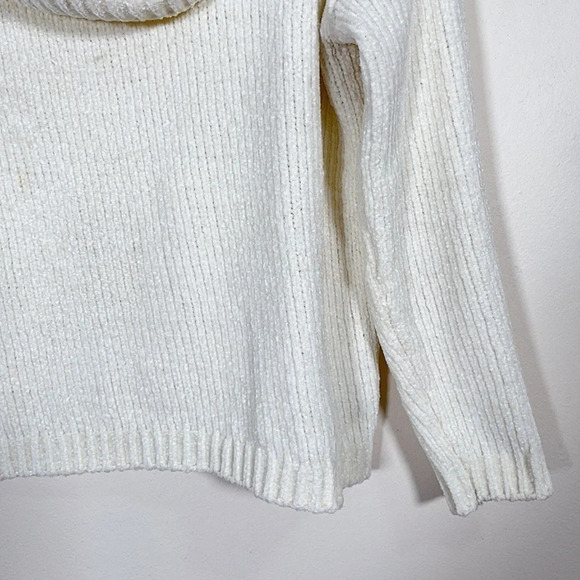 MICHAEL KORS | COWL NECK SWEATER IN WHITE - Picture 8 of 14